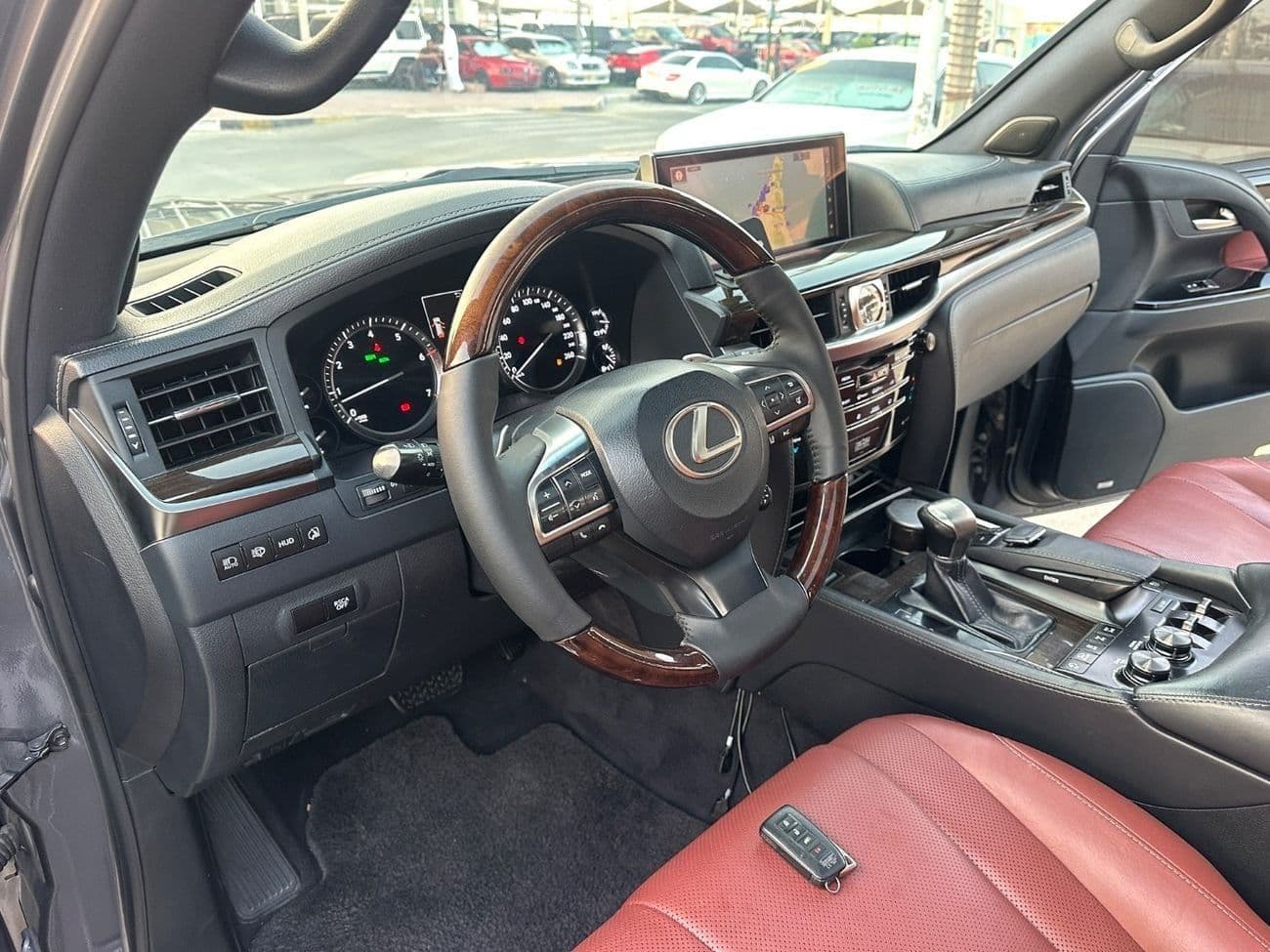 2017 Lexus LX570 PLATINUM thumbnail 8