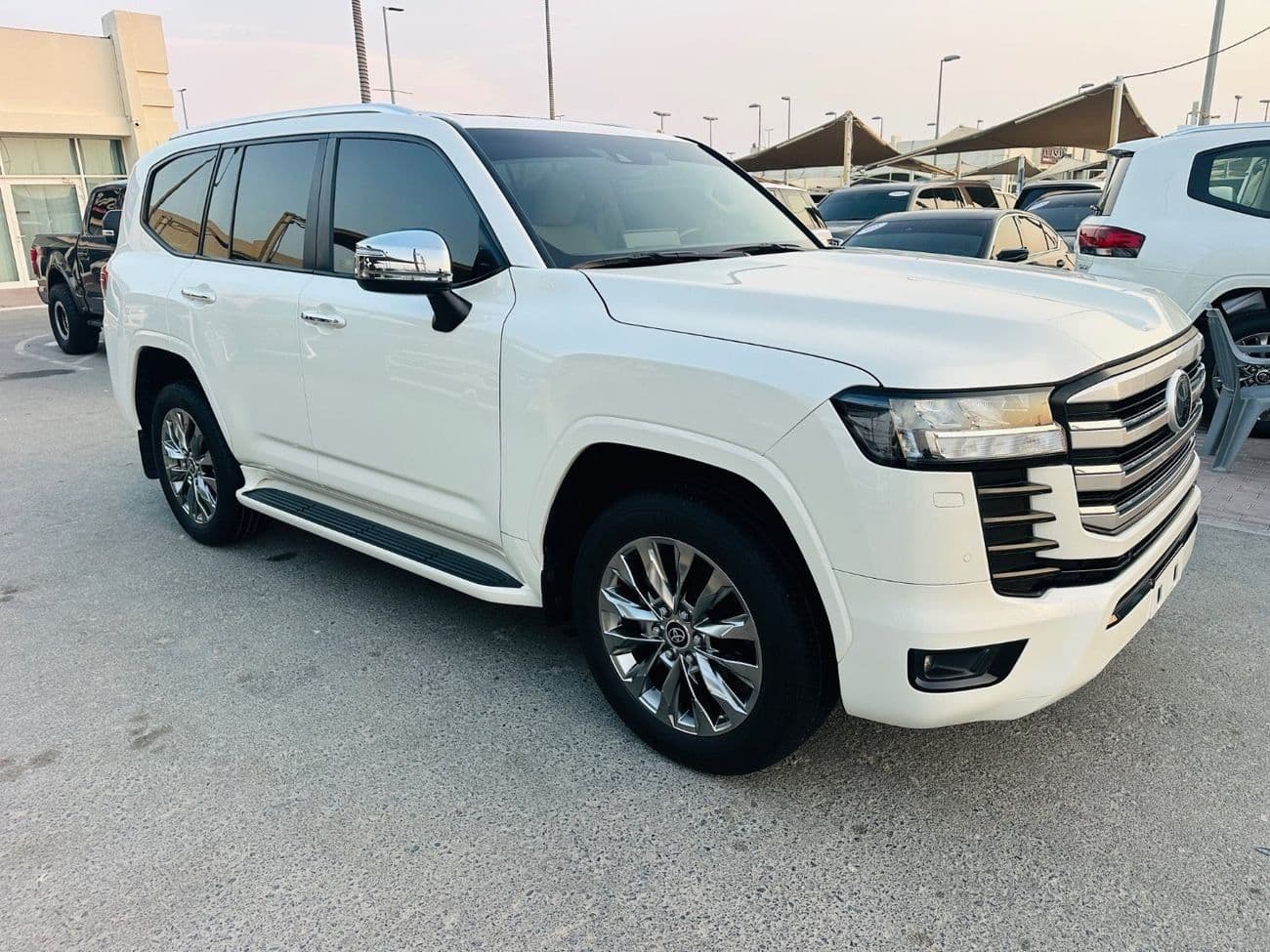 2023 Toyota Land Cruiser GXR thumbnail 3