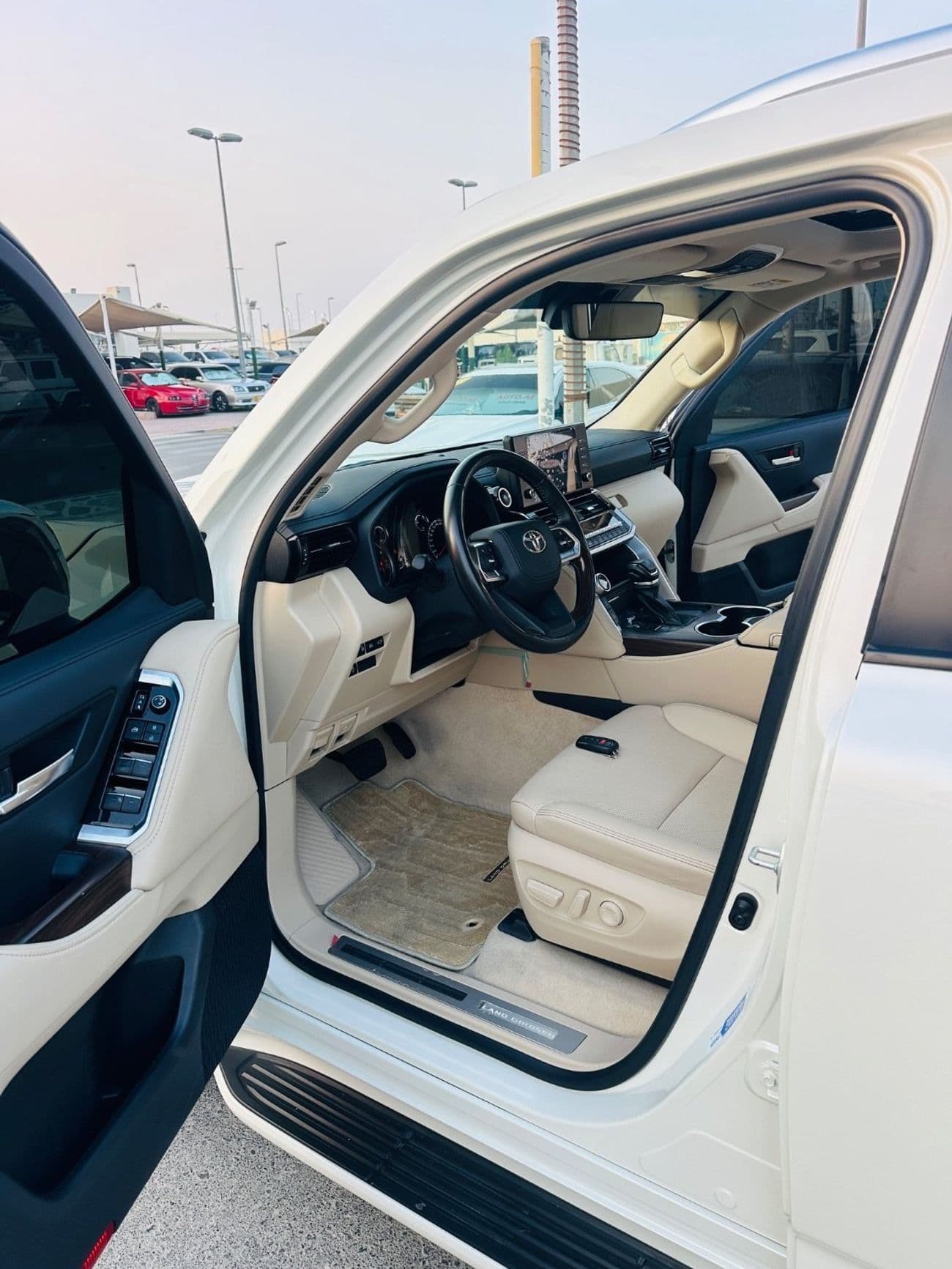 2023 Toyota Land Cruiser GXR thumbnail 8