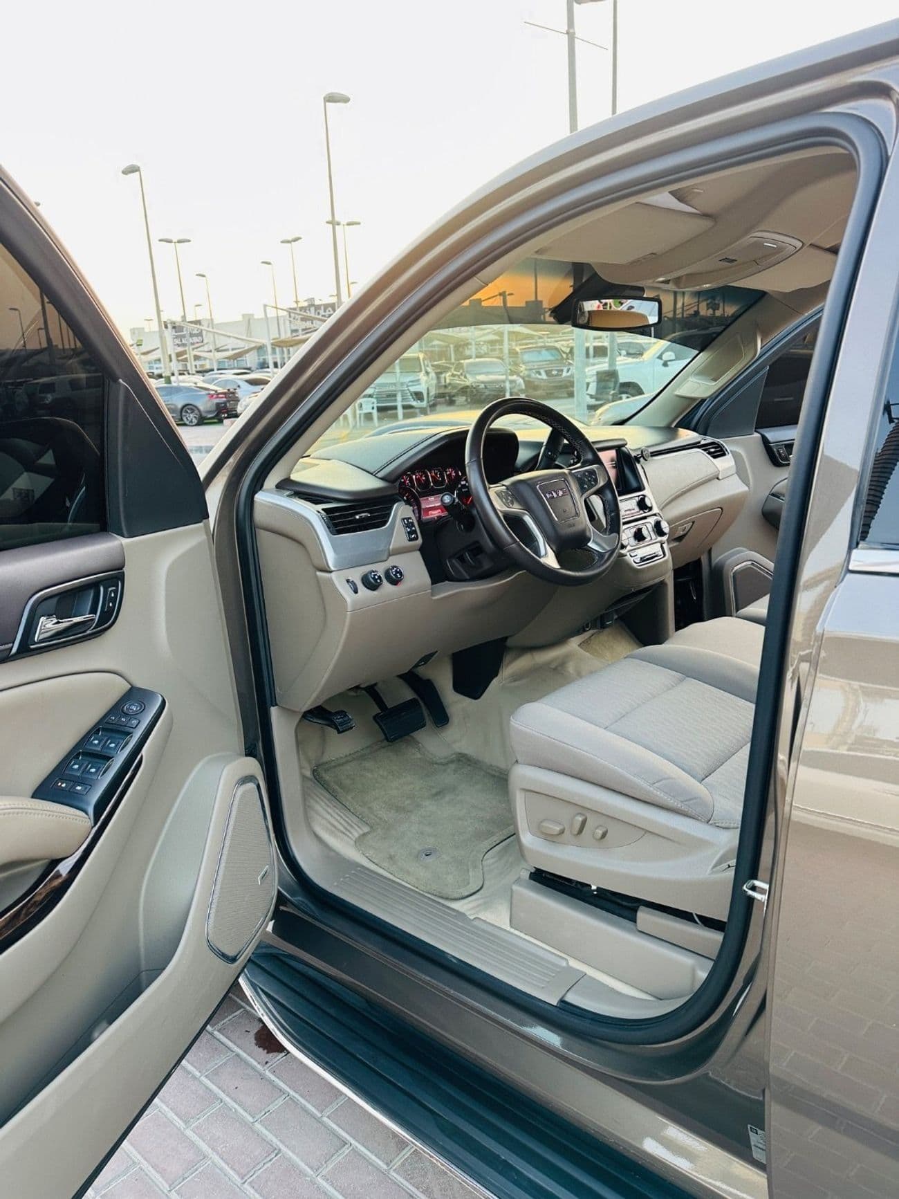 2016 GMC Yukon DENALI thumbnail 8