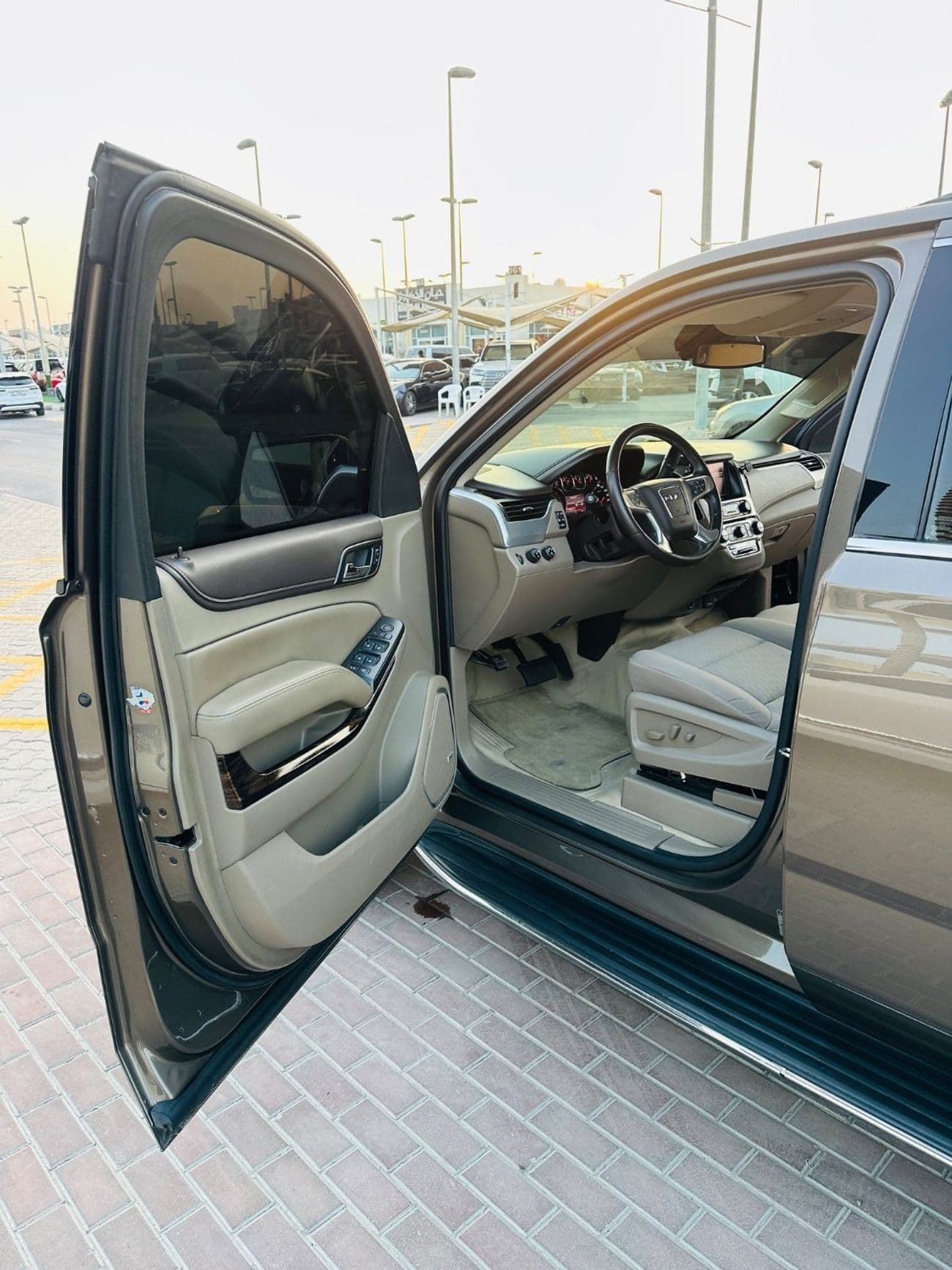 2016 GMC Yukon DENALI thumbnail 7
