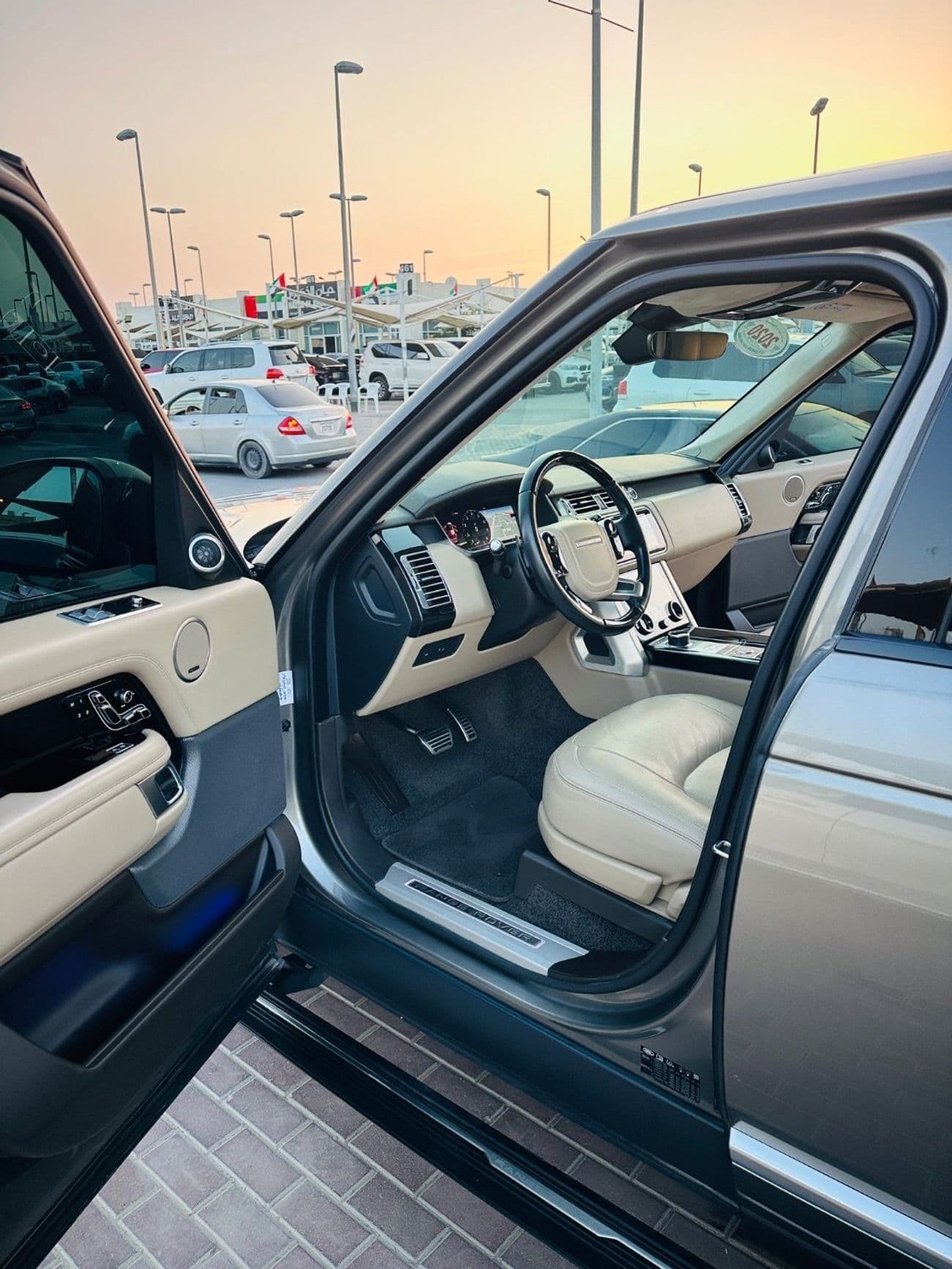 2020 Land Rover Range Rover VOGUE thumbnail 7