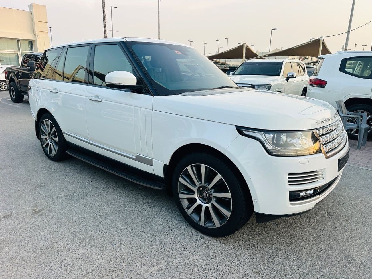 2015 Land Rover Range Rover HSE thumbnail 3