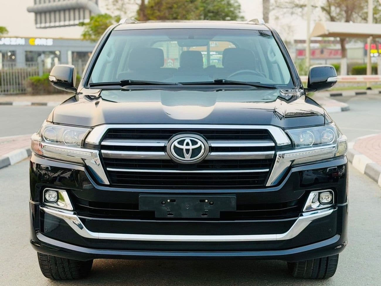 2020 Toyota Land Cruiser GXR thumbnail 2