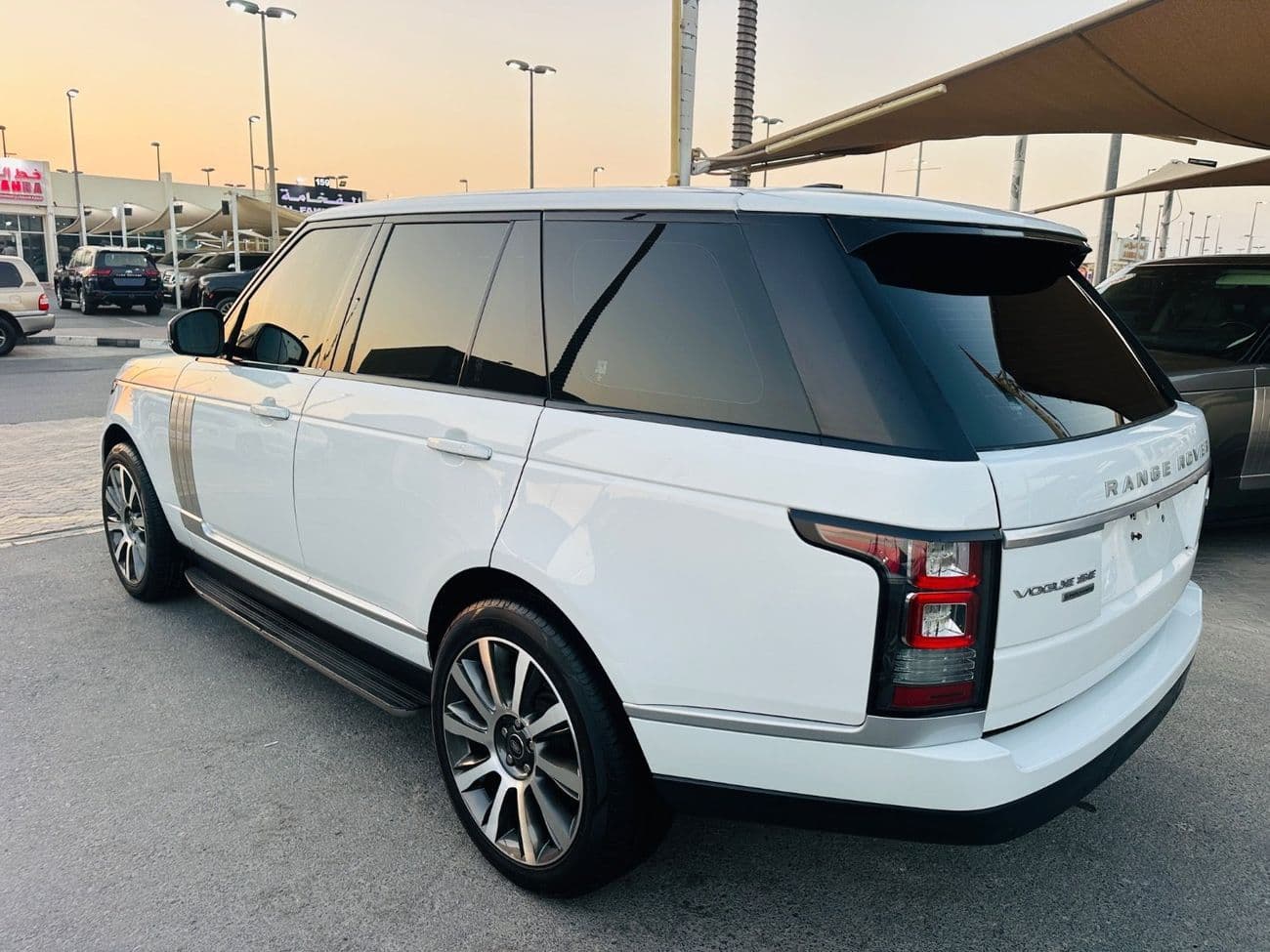 2016 Land Rover Range Rover HSE thumbnail 6