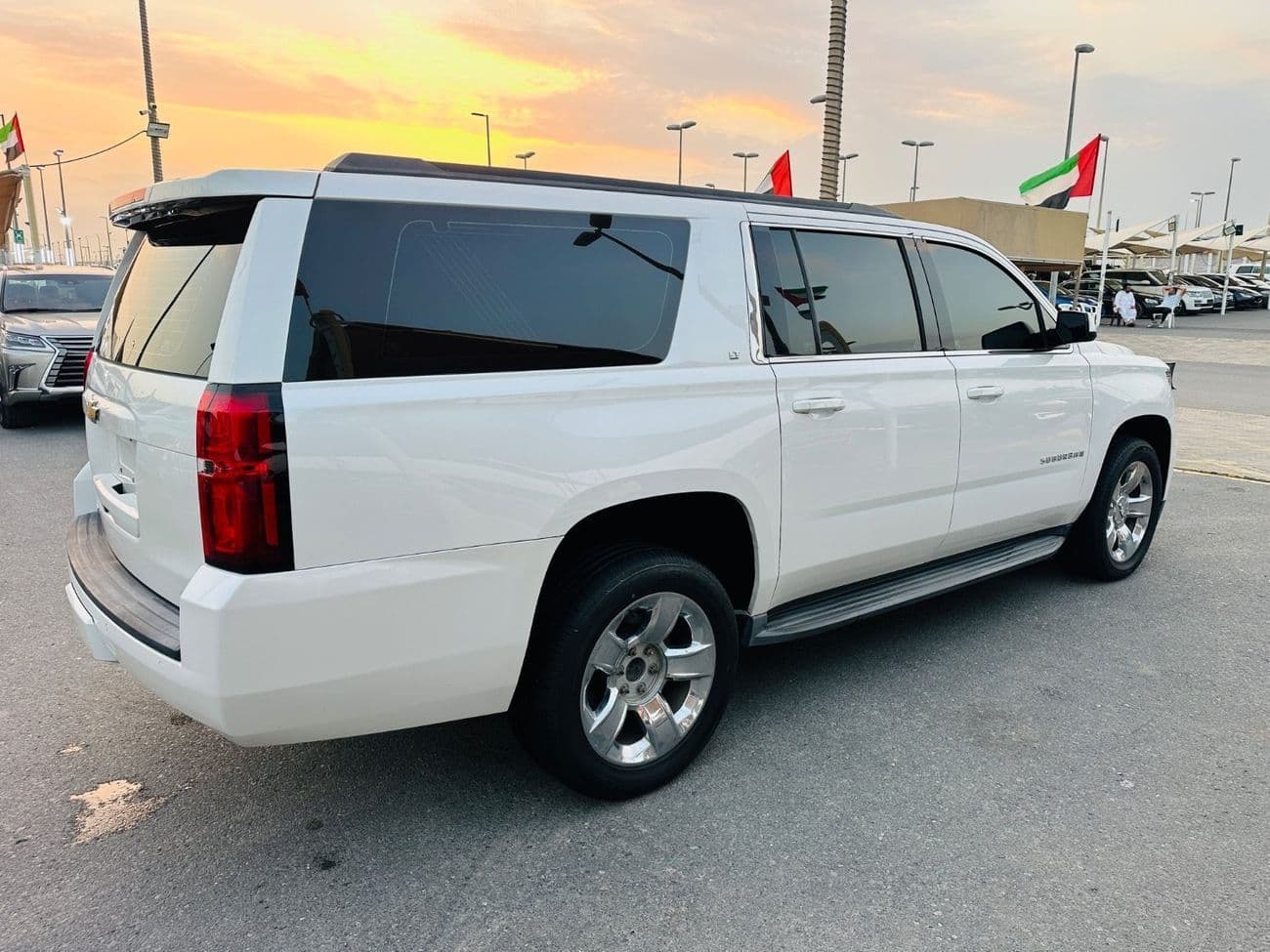 2016 Chevrolet Tahoe thumbnail 4