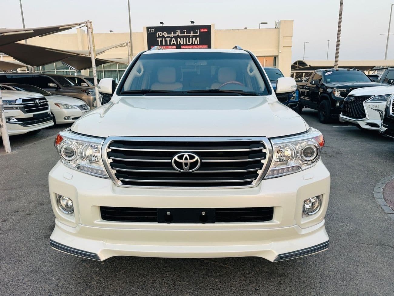 2015 Toyota Land Cruiser GXR thumbnail 2