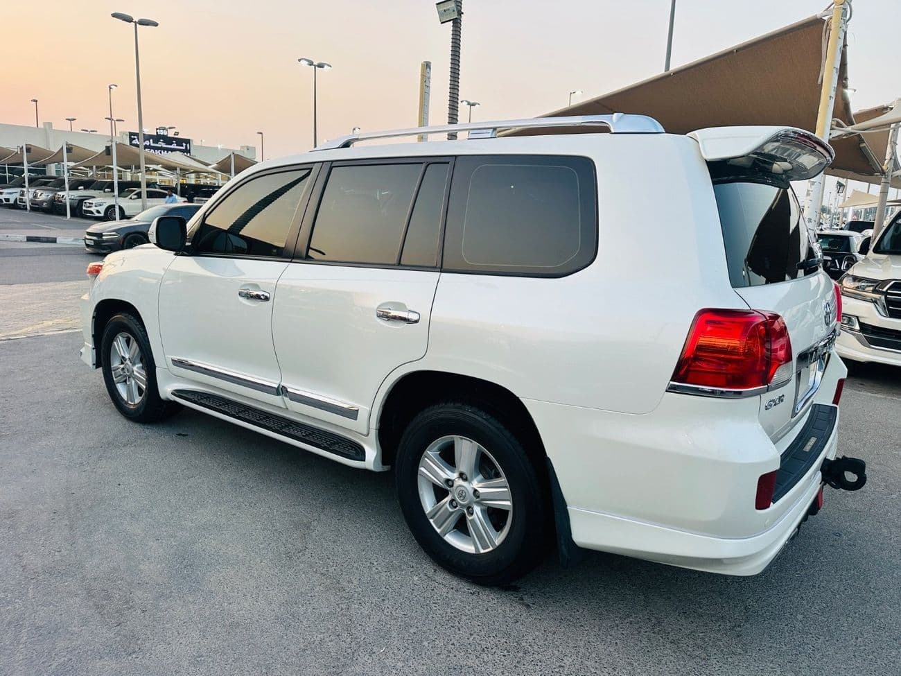 2015 Toyota Land Cruiser GXR thumbnail 6