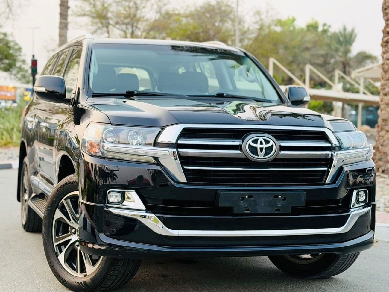 2020 Toyota Land Cruiser GXR thumbnail 3