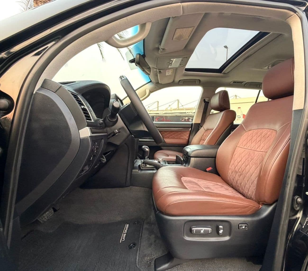 2020 Toyota Land Cruiser GXR thumbnail 8