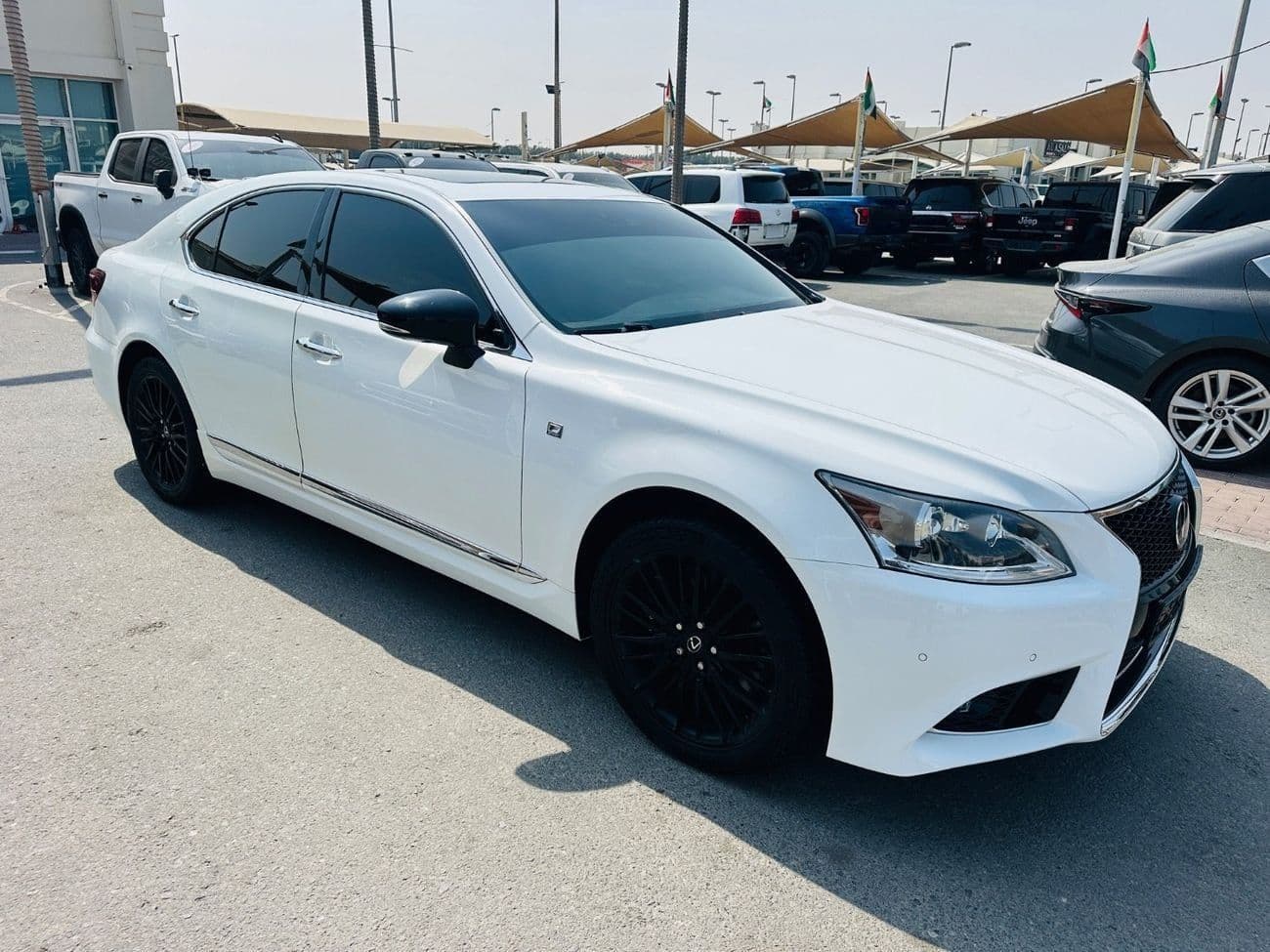 2015 Lexus LS460 thumbnail 3