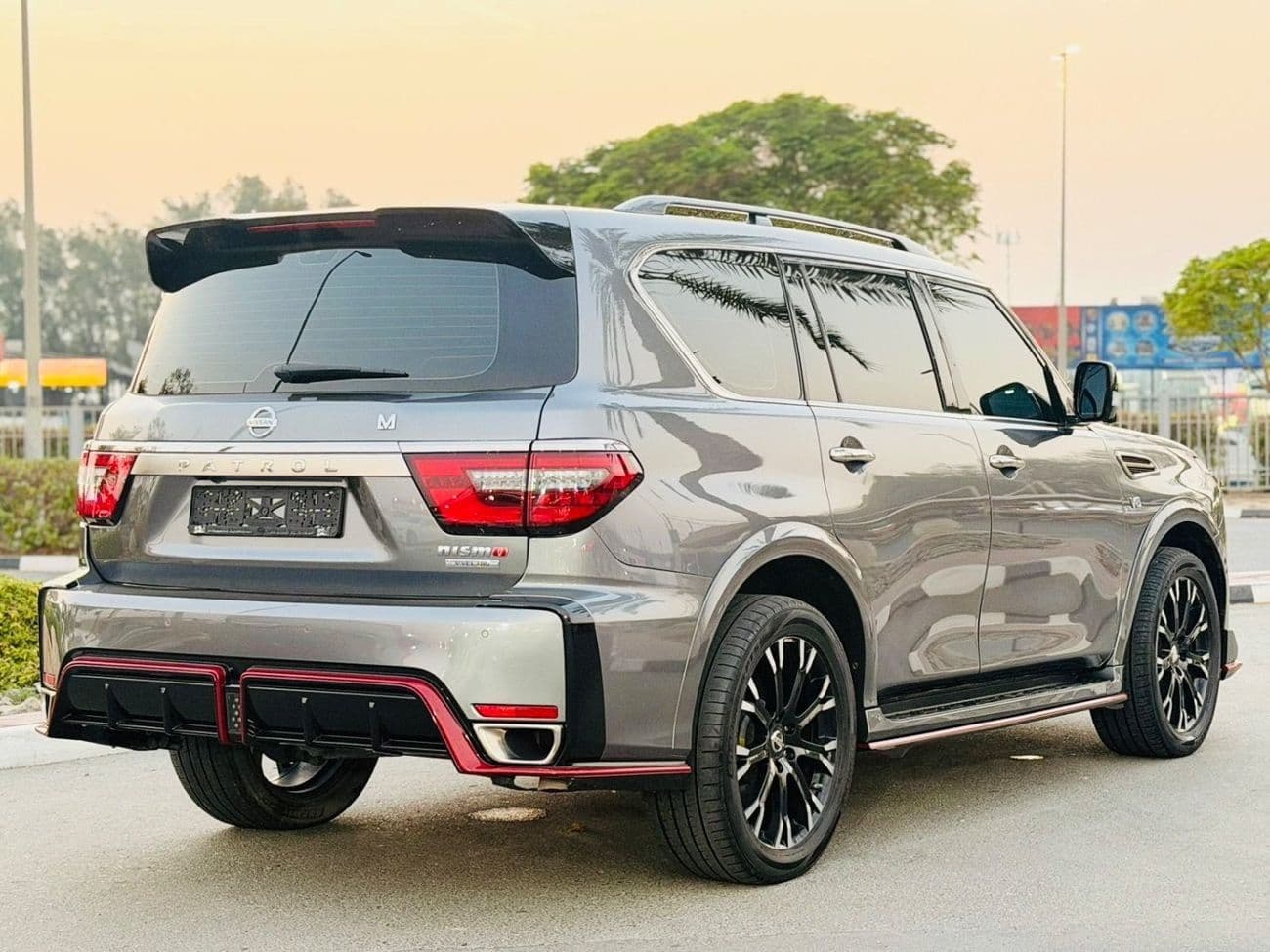 2021 Nissan Patrol NISMO thumbnail 4
