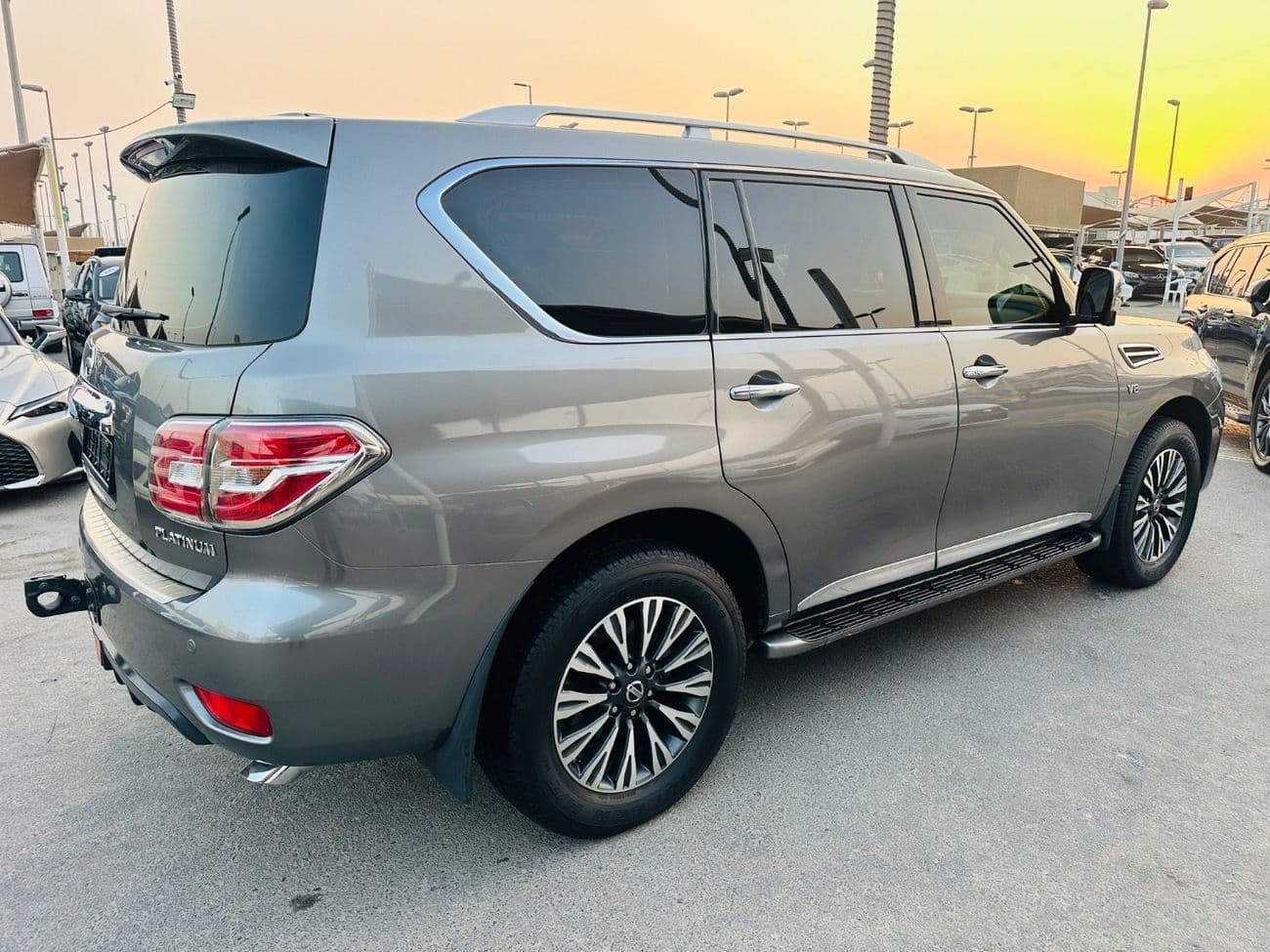2016 Nissan Patrol SE PLATINUM CITY thumbnail 4