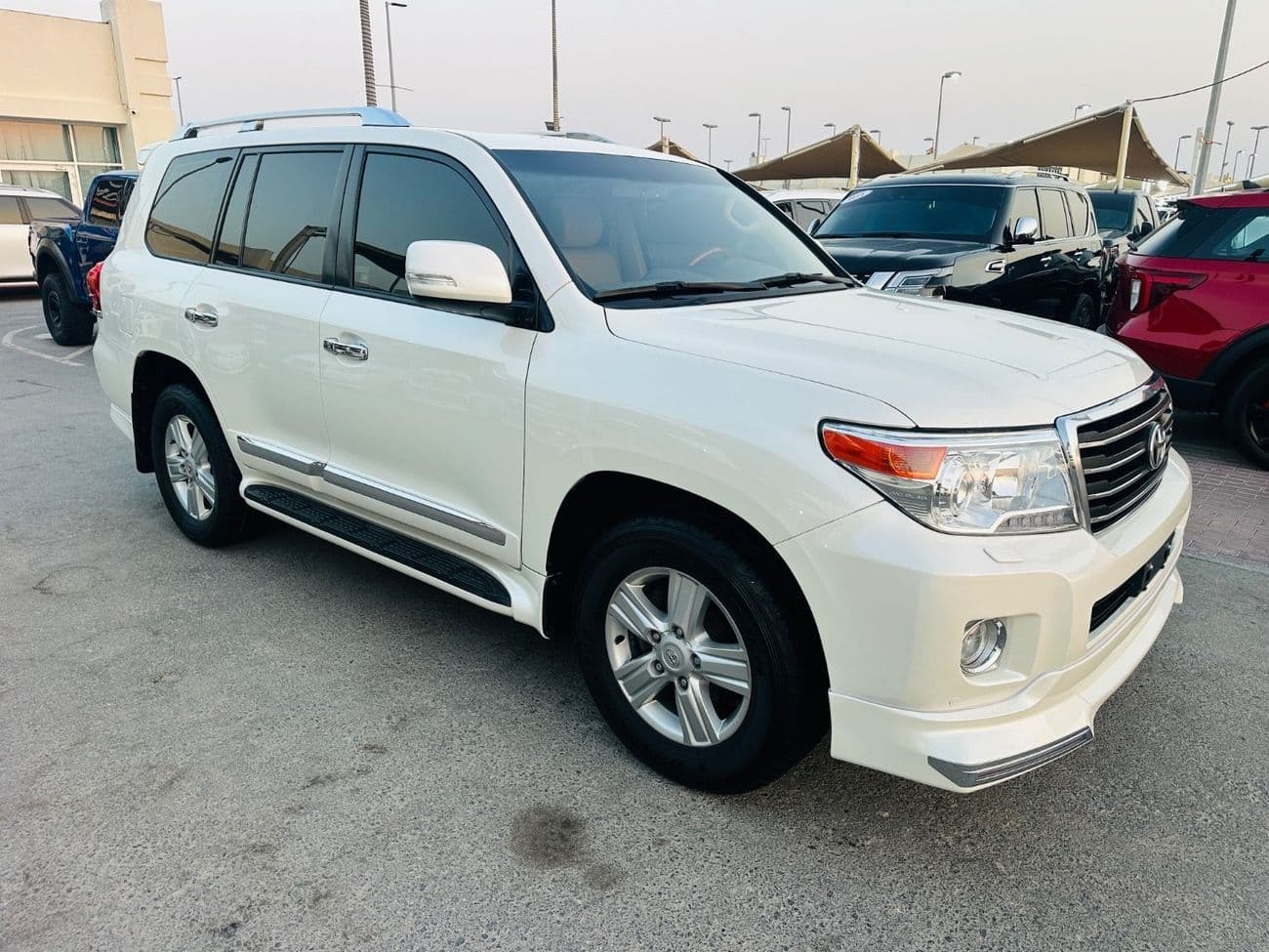 2015 Toyota Land Cruiser GXR thumbnail 3