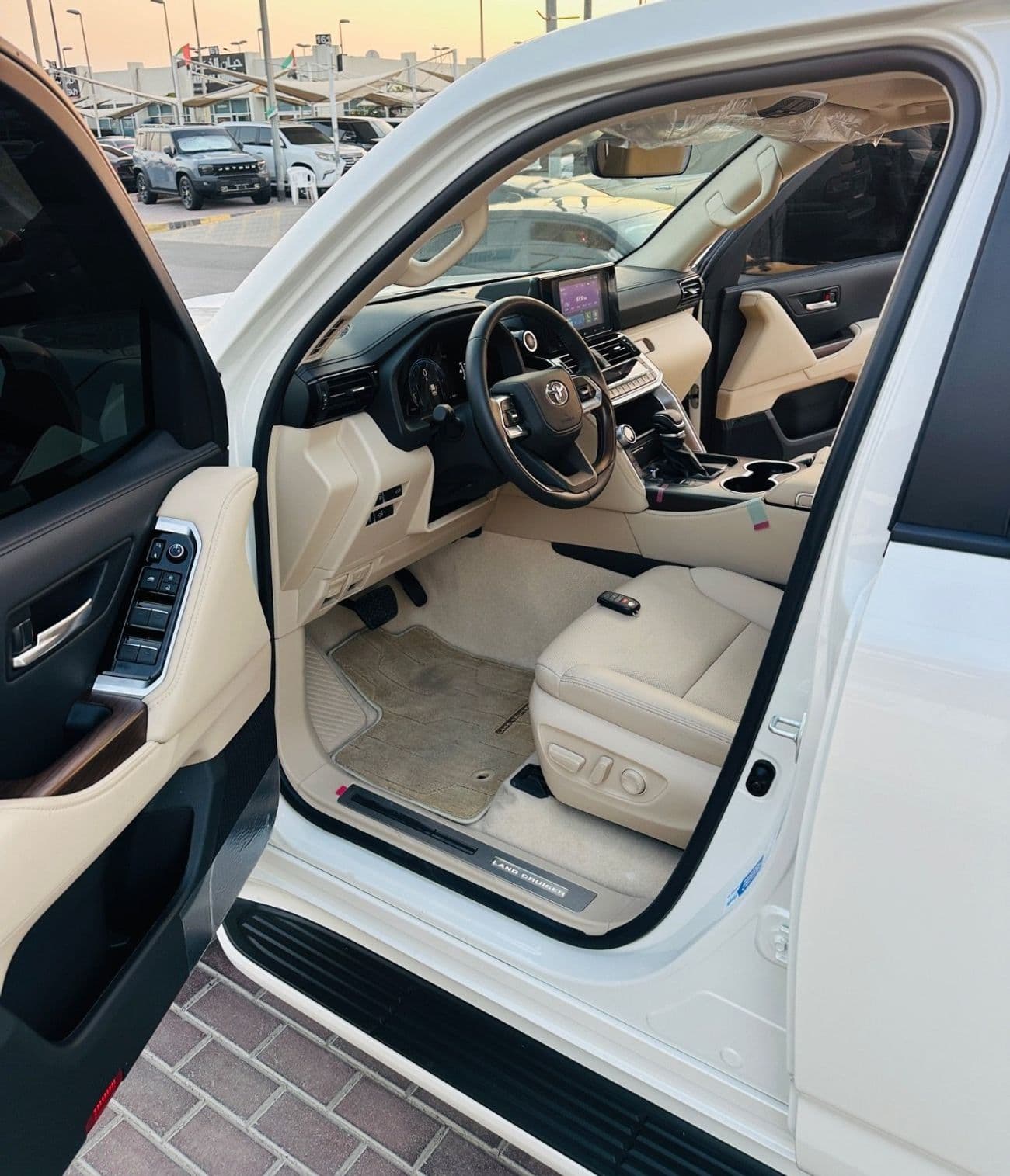 2026 Toyota Land Cruiser GXR thumbnail 8
