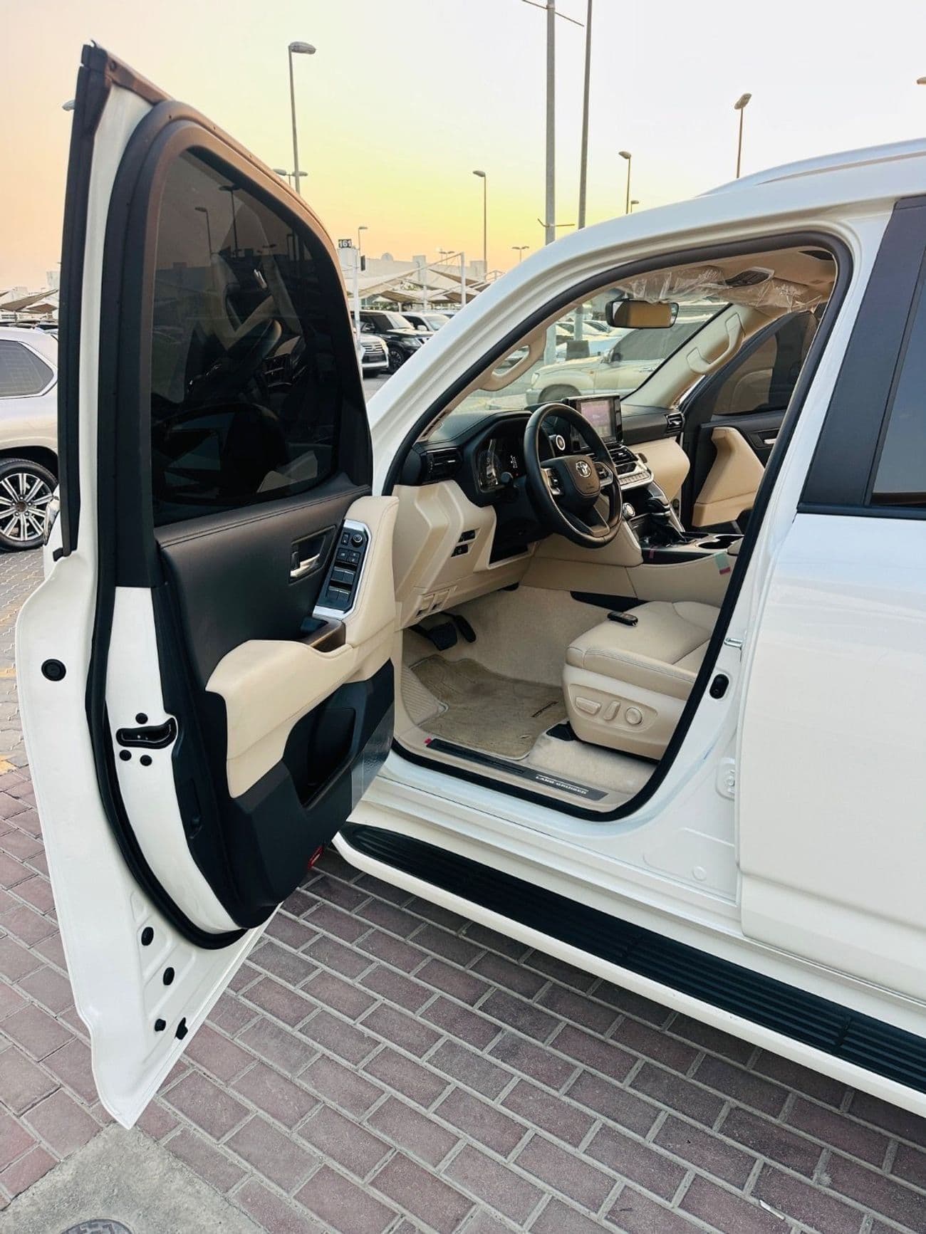 2026 Toyota Land Cruiser GXR thumbnail 7