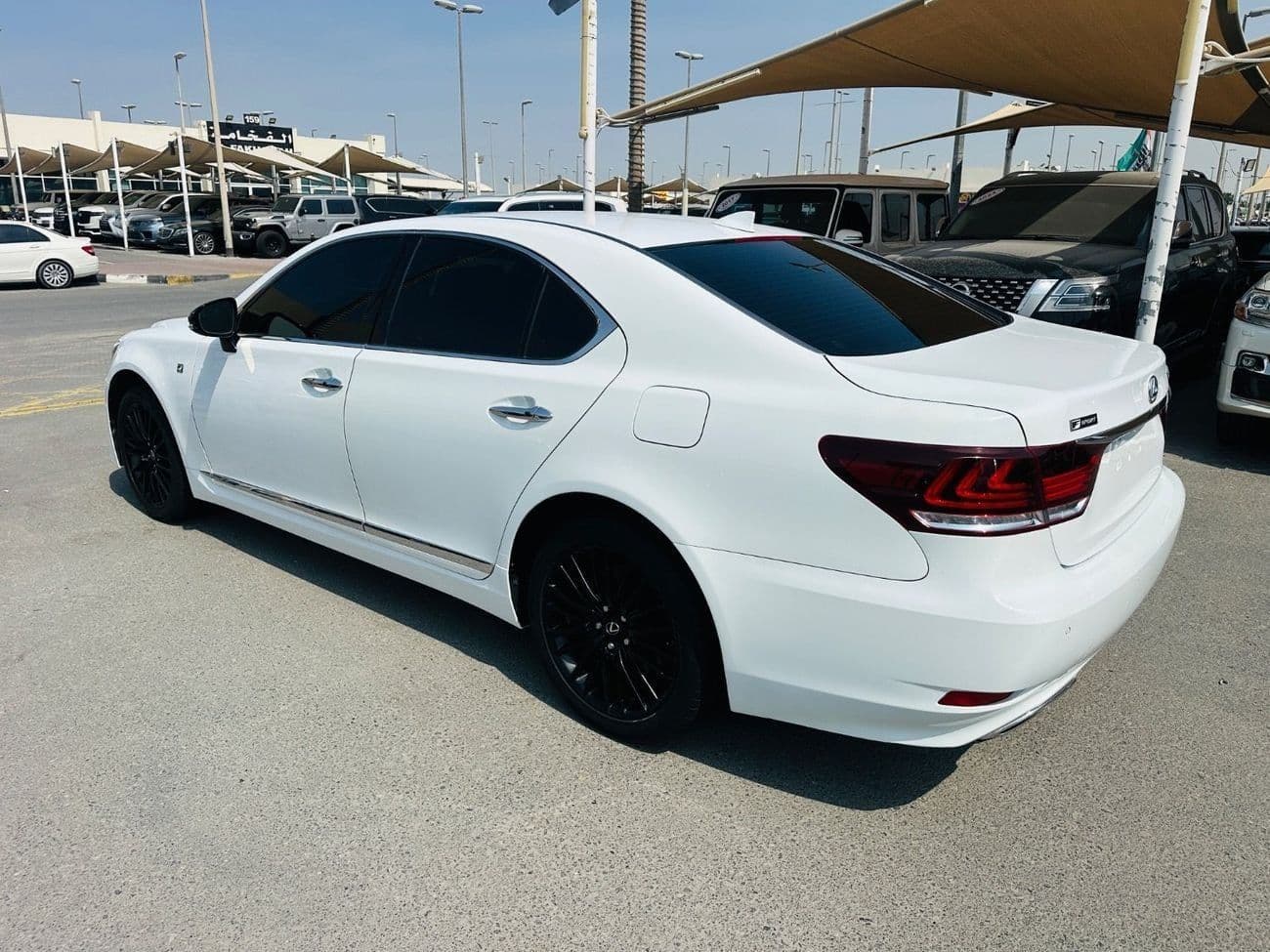 2015 Lexus LS460 thumbnail 6