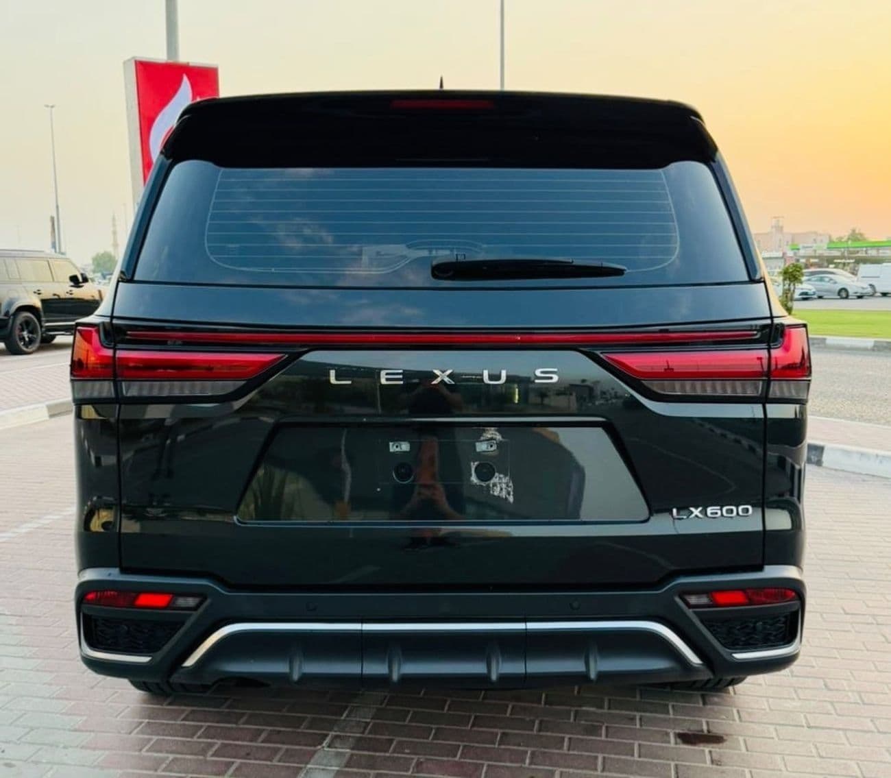 2023 Lexus LX600 F SPORT thumbnail 5