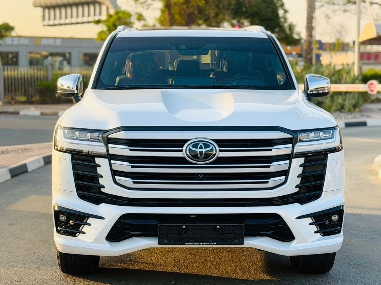 2024 Toyota Land Cruiser VXR thumbnail 2