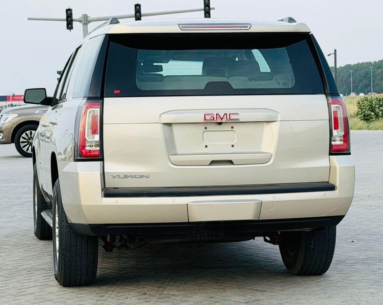 2015 GMC Yukon SLE thumbnail 5