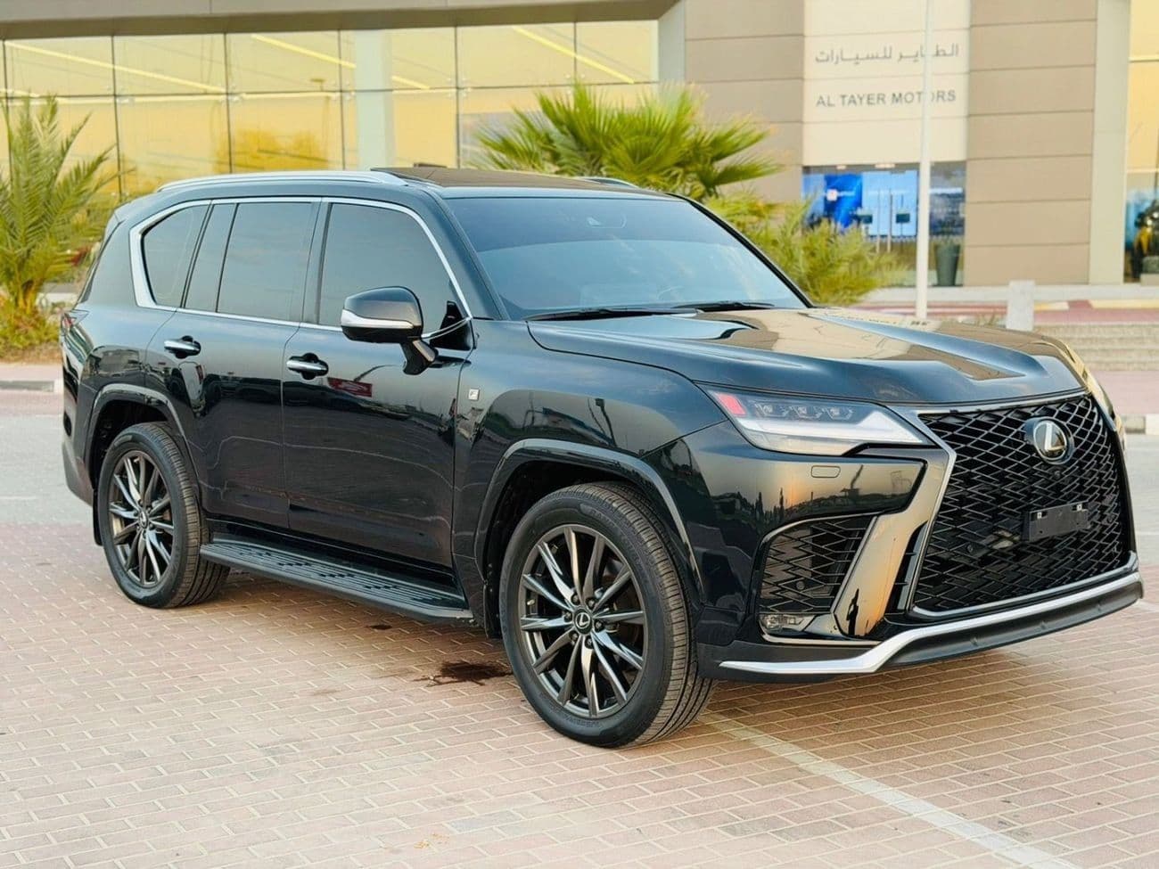 2023 Lexus LX600 F SPORT thumbnail 3