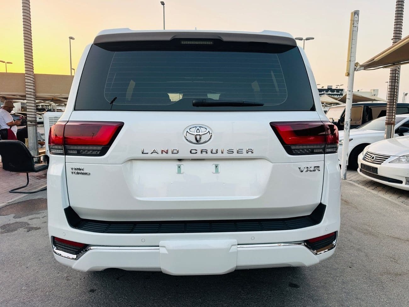 2023 Toyota Land Cruiser VXR thumbnail 5