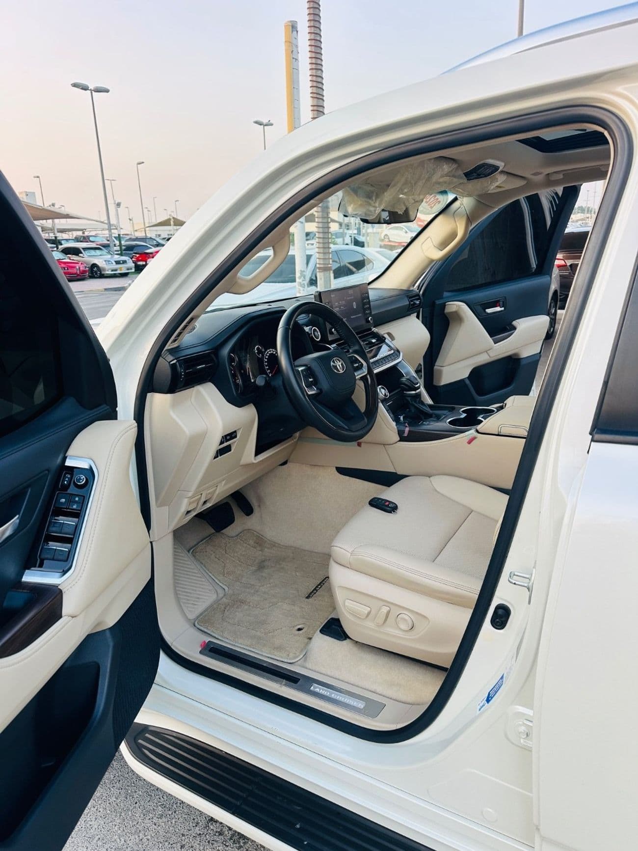 2024 Toyota Land Cruiser GXR thumbnail 8