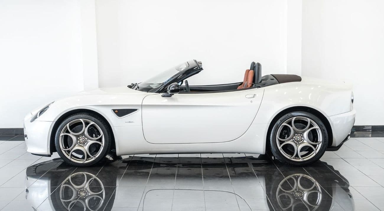 2010 Alfa Romeo 8C Spider thumbnail 4