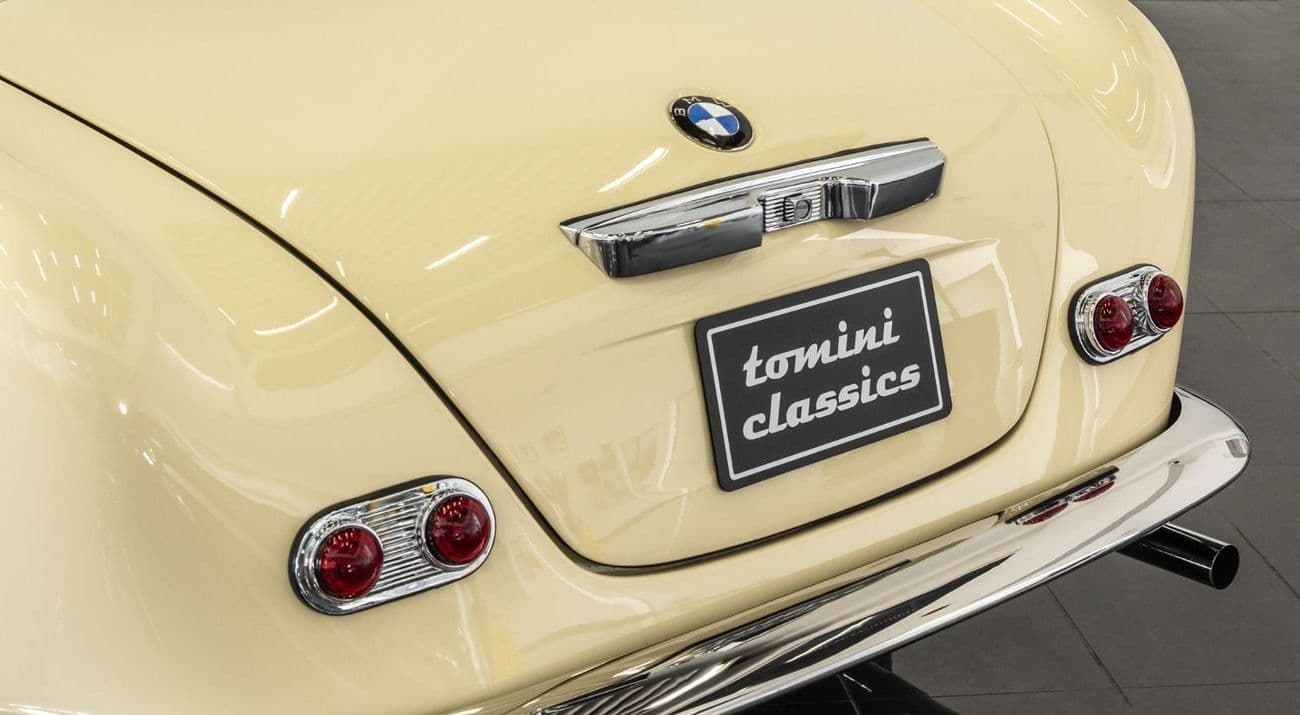 1957 BMW 507 thumbnail 8