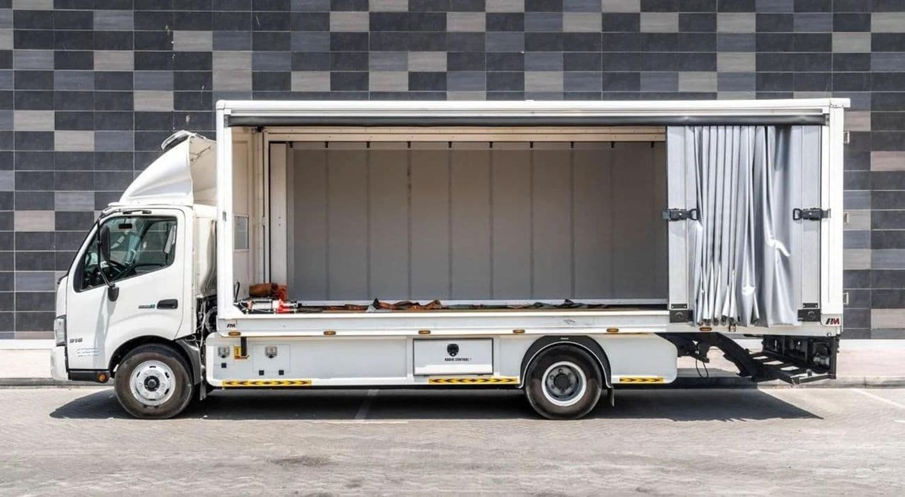 2024 Hino 300 Hino Recovery Truck thumbnail 3