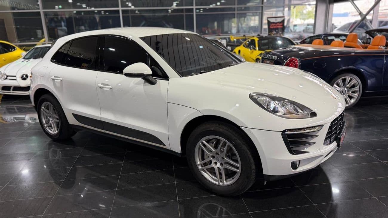 2016 Porsche Macan S thumbnail 2