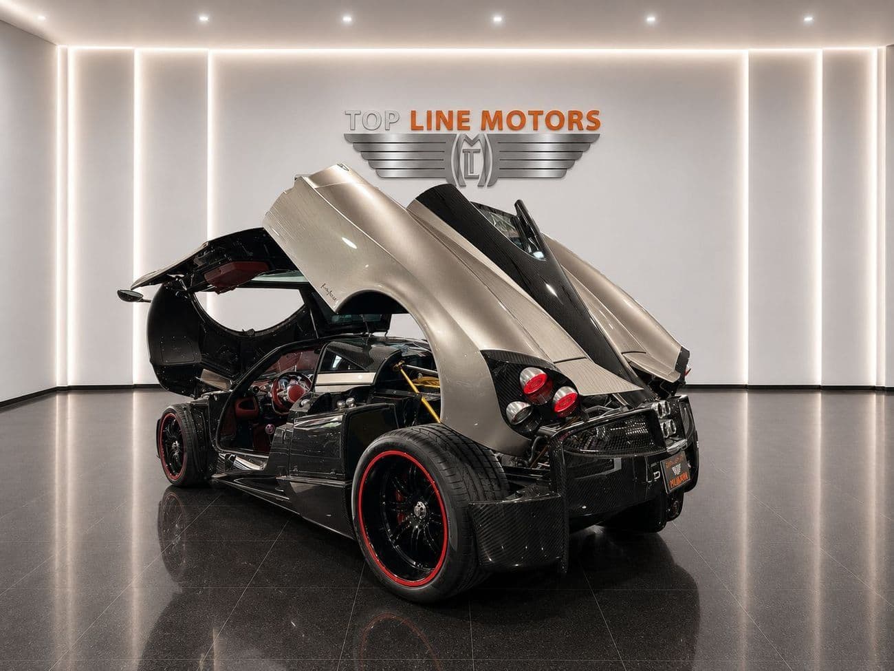 2015 Pagani Huayra STANDARD thumbnail 4
