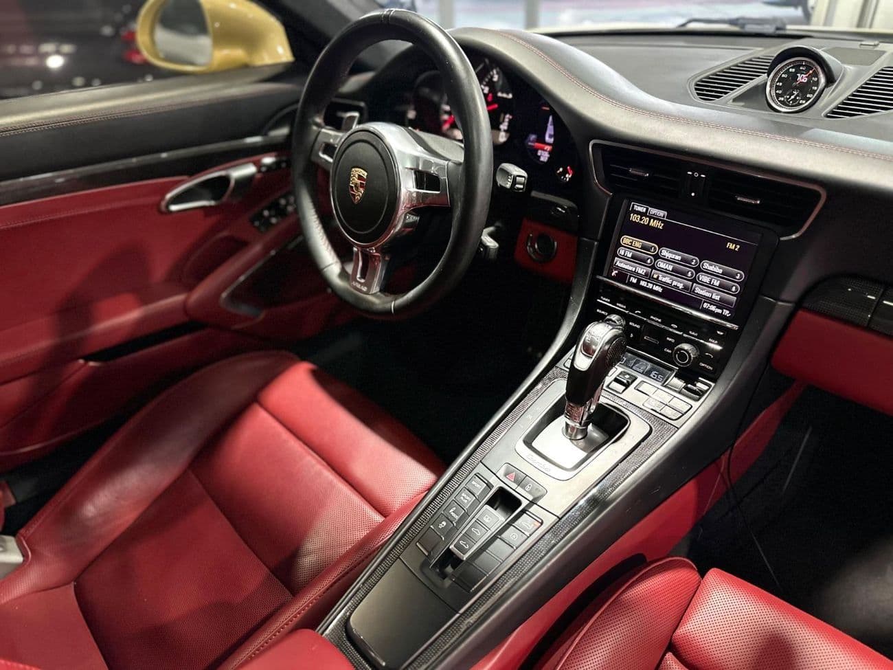 2014 Porsche 911 TURBO S thumbnail 5