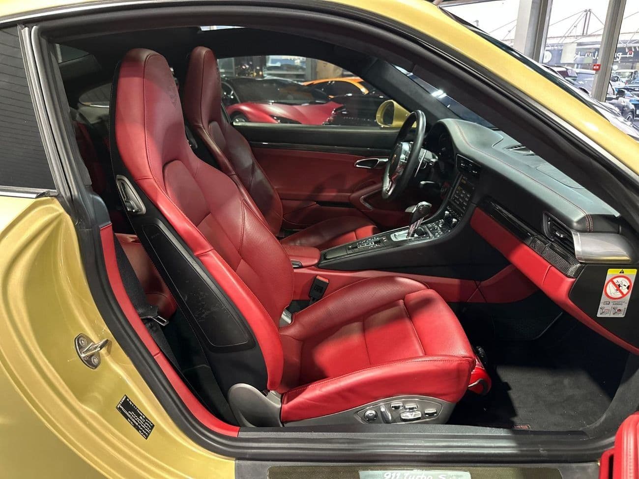 2014 Porsche 911 TURBO S thumbnail 6