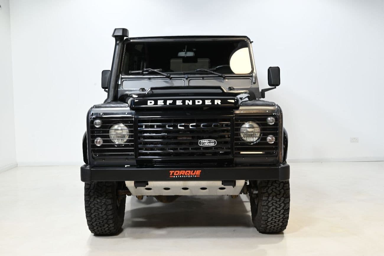 2016 Land Rover Defender 110 thumbnail 2