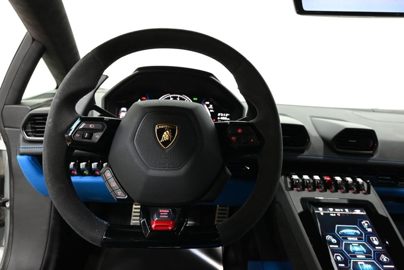 2022 Lamborghini Huracan EVO Coupe thumbnail 8