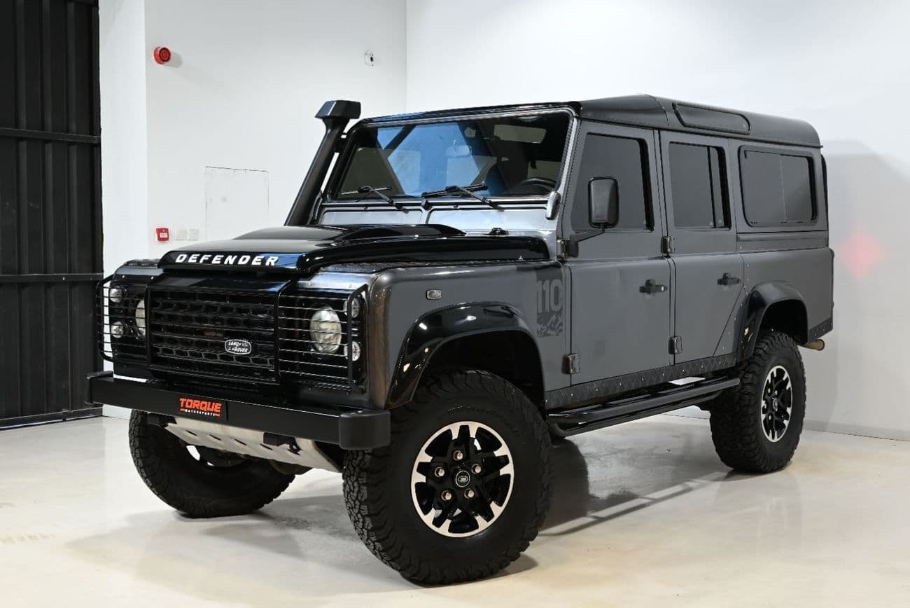 2016 Land Rover Defender 110 thumbnail 3