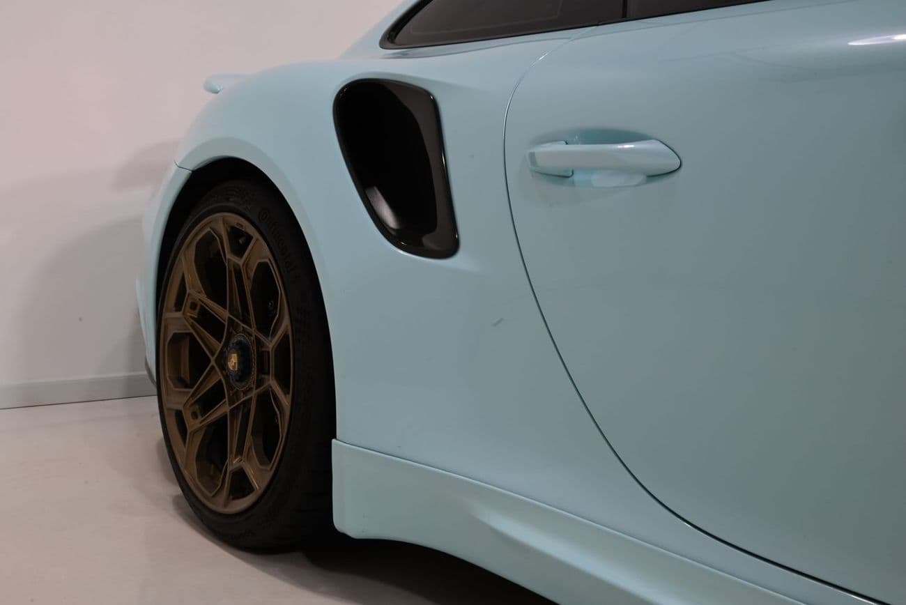 2017 Porsche 911 TURBO S thumbnail 8