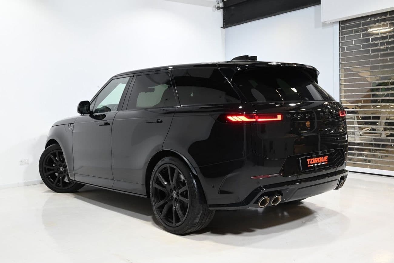 2025 Land Rover Range Rover SV thumbnail 6