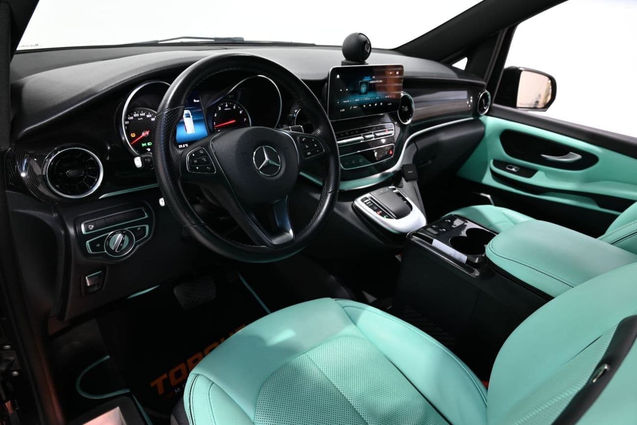 2023 Mercedes Benz V 250 thumbnail 7