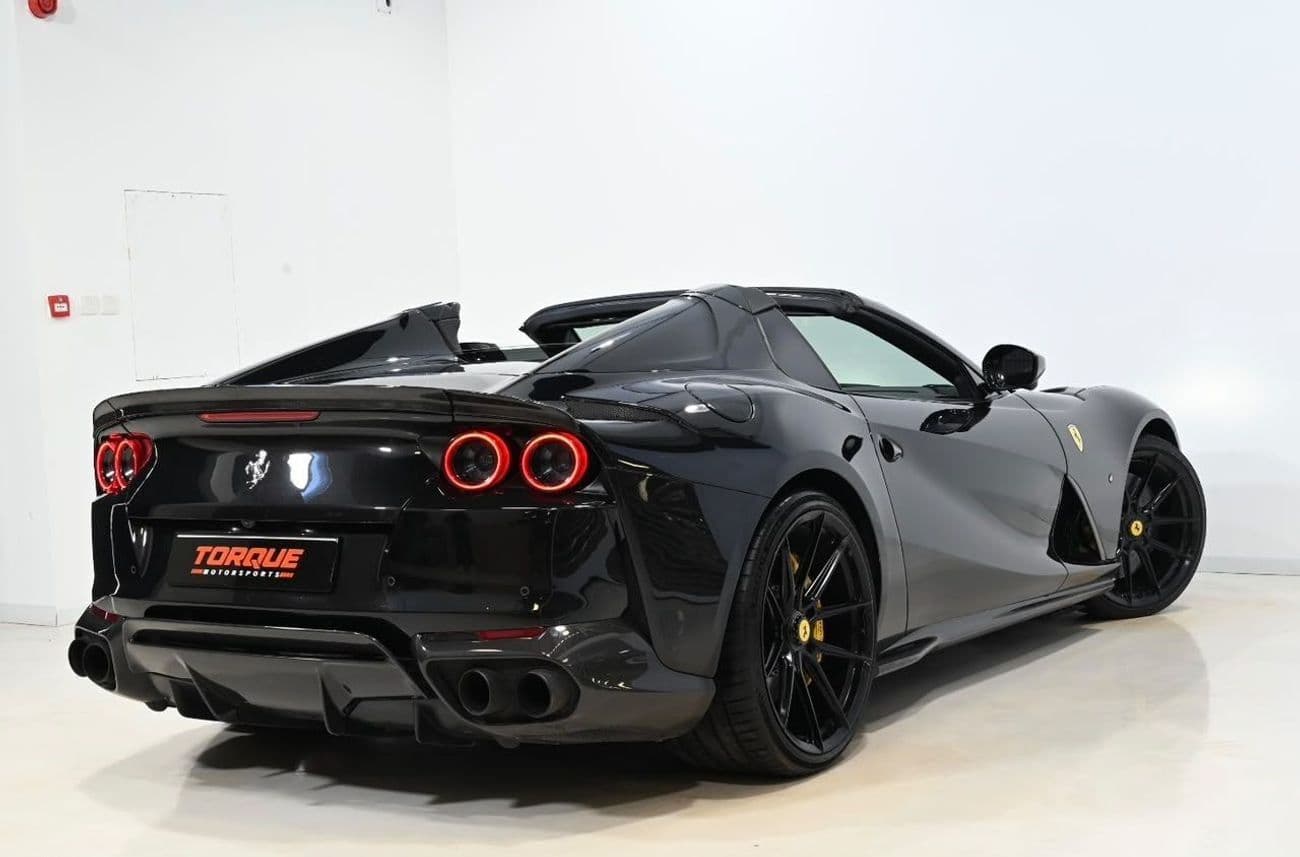 2021 Ferrari 812 GTS thumbnail 5
