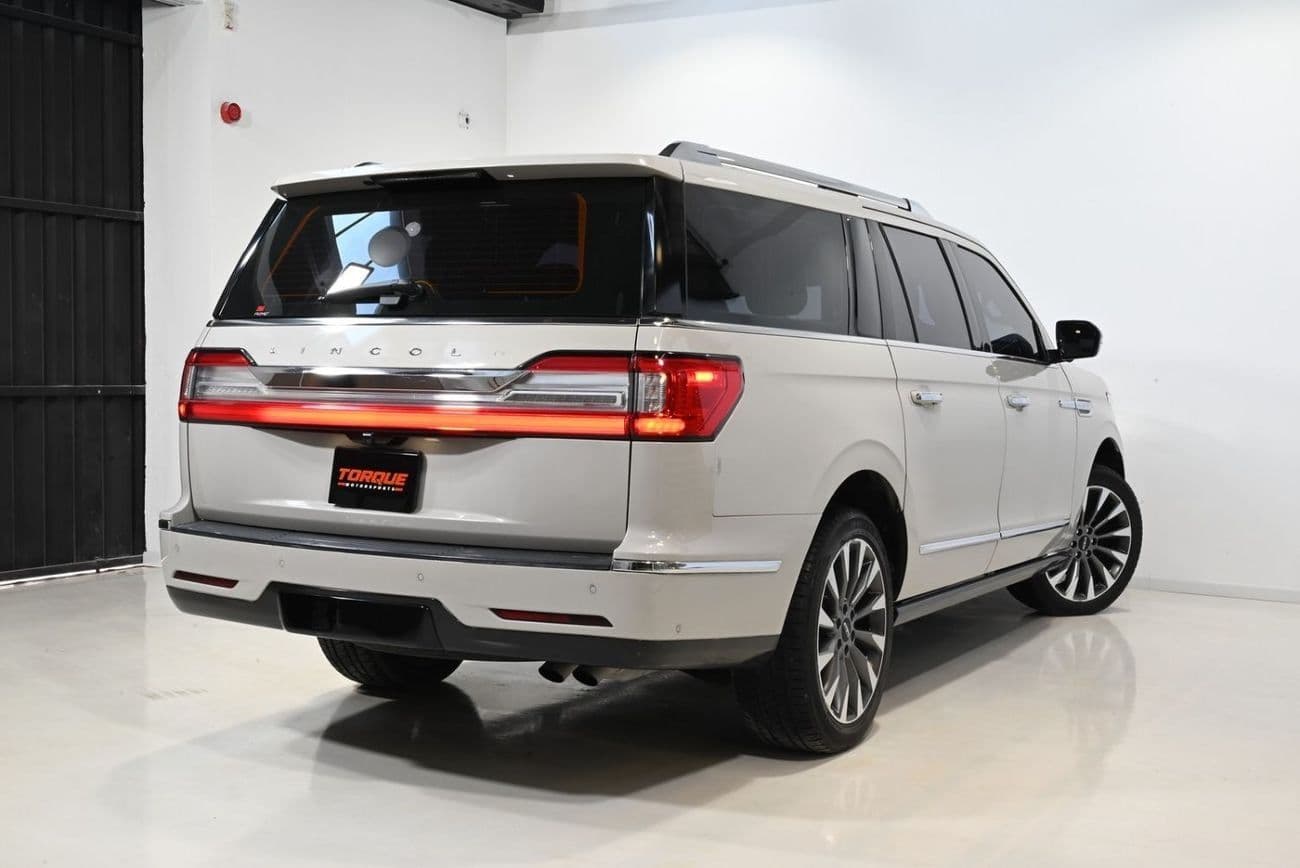 2019 Lincoln Navigator Reserve AWD thumbnail 4