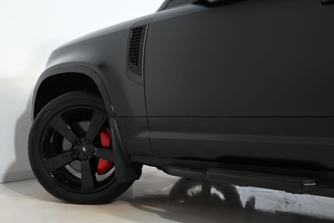 2024 Land Rover Defender 90 SE P400 thumbnail 7