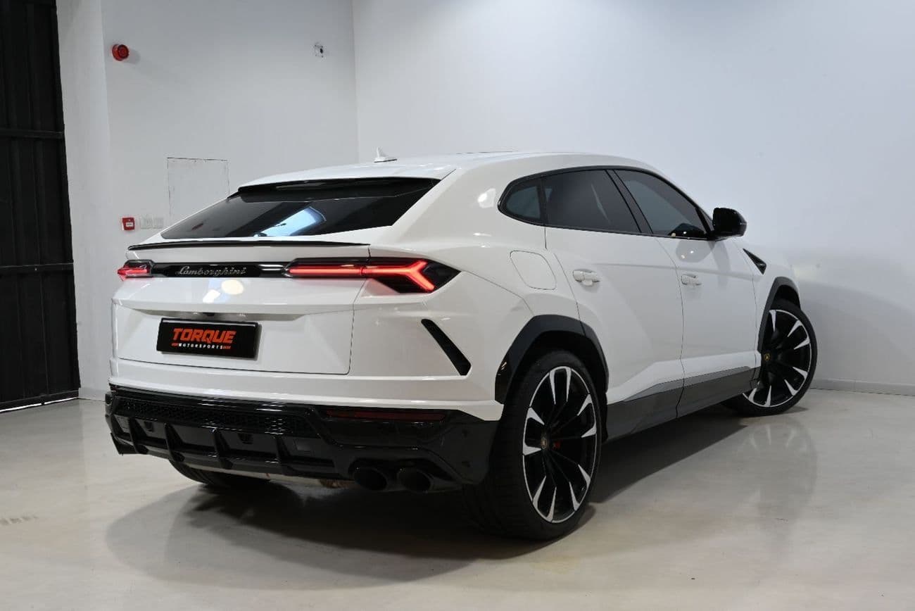 2020 Lamborghini Urus STANDARD thumbnail 4