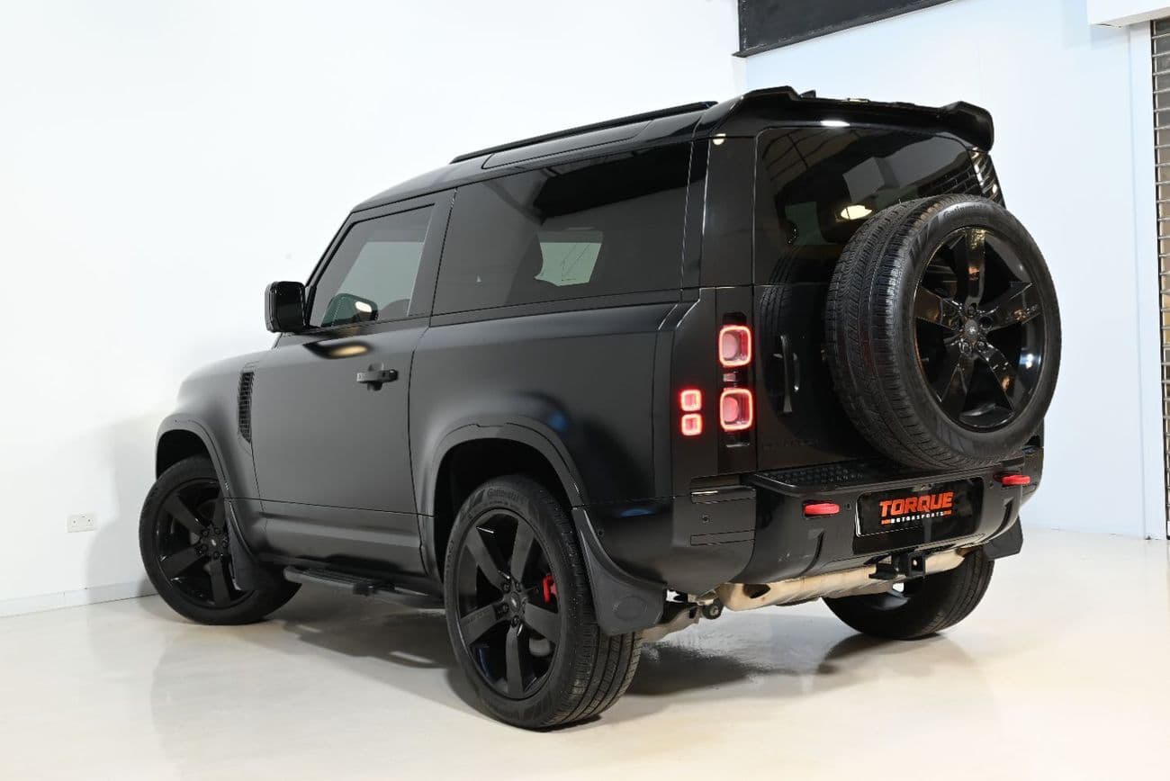 2024 Land Rover Defender 90 SE P400 thumbnail 6
