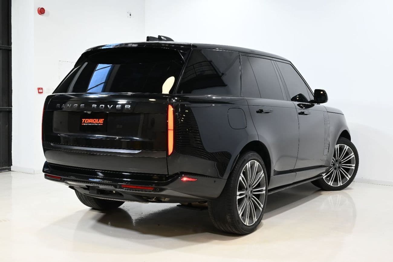 2025 Land Rover Range Rover SE thumbnail 4