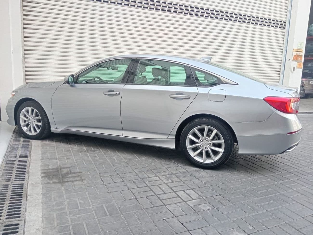 2022 Honda Accord LX thumbnail 5