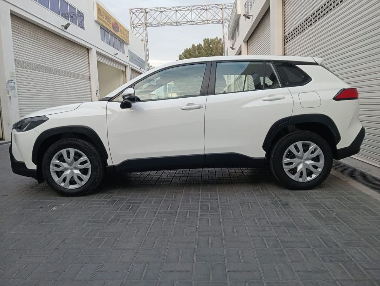 2023 Toyota Corolla Cross XL thumbnail 6