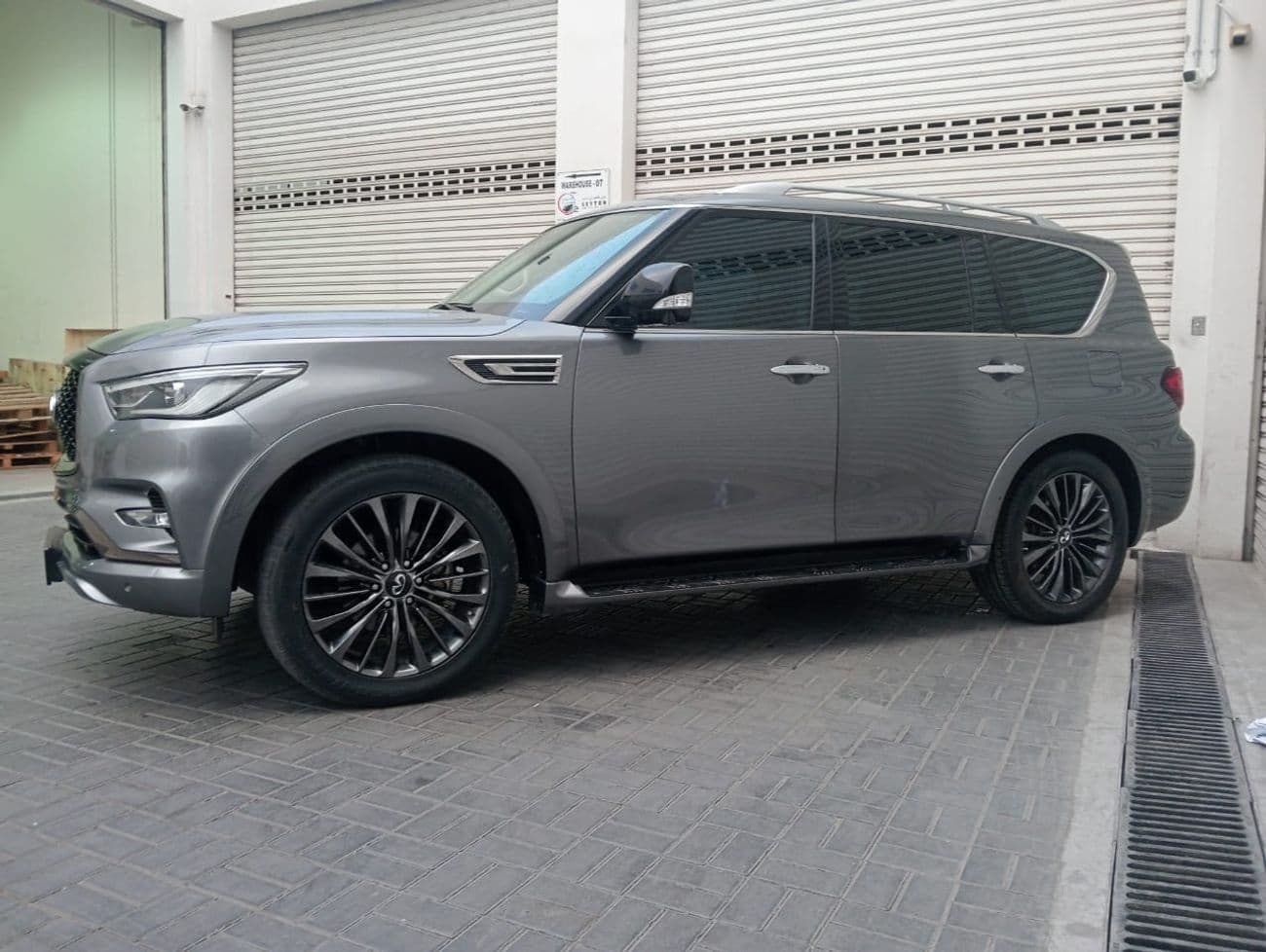 2021 Infiniti QX80 LUXE SENSORY PROACTIVE thumbnail 3
