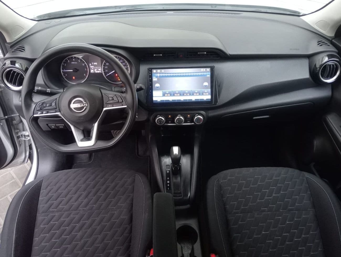 2024 Nissan Kicks SV thumbnail 6